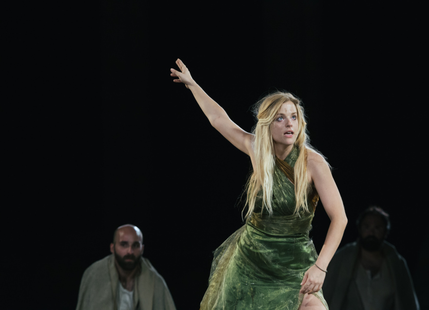 Ο «Αγαμέμνων» του Αισχύλου σε σκηνοθεσία Τσέζαρις Γκραουζίνις στο Ηρώδειο