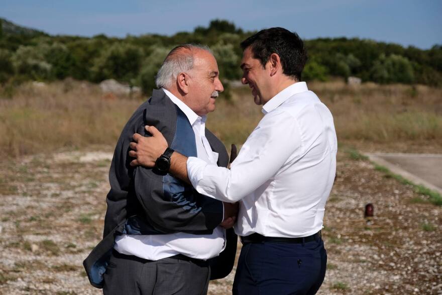 Τσίπρας: Το... φωτογραφικό άλμπουμ από την Ιθάκη. Υπό το βλέμμα της Περιστέρας το διάγγελμα