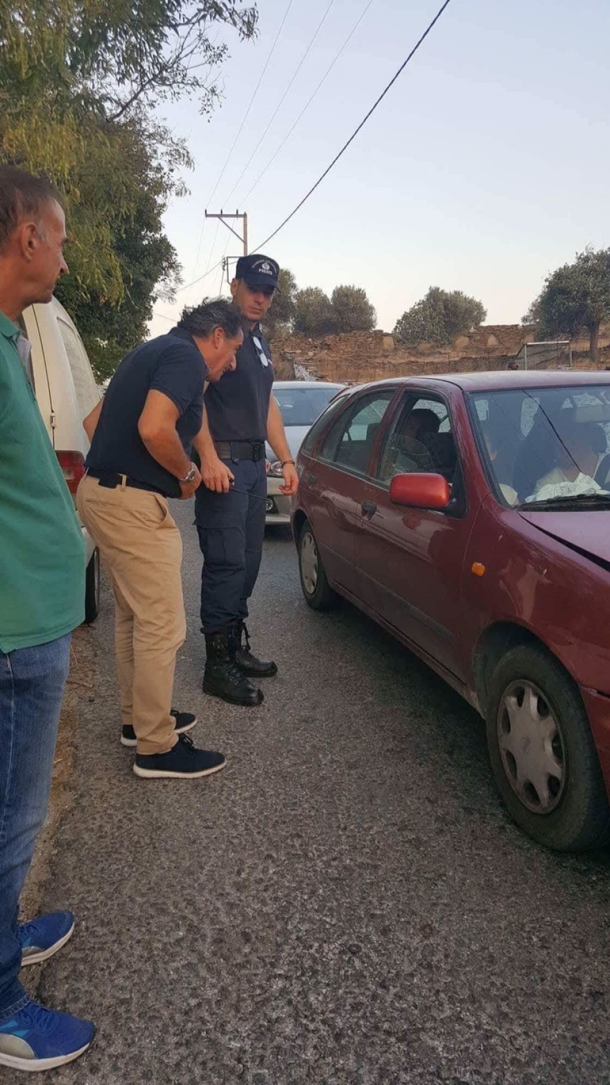 Φωτογραφίες: Ο δήμαρχος Άνδρου έκανε τον... τροχονόμο