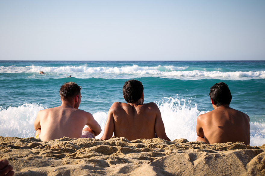 Φωτογραφίες: Δαμάζοντας τα κύματα στη Μεσακτή Ικαρίας