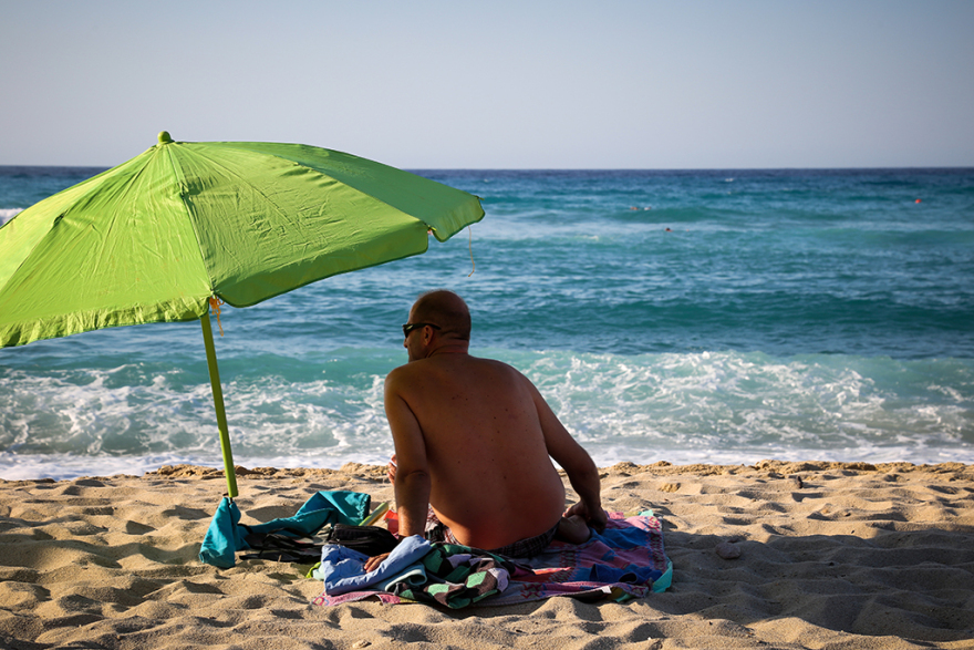 Φωτογραφίες: Δαμάζοντας τα κύματα στη Μεσακτή Ικαρίας