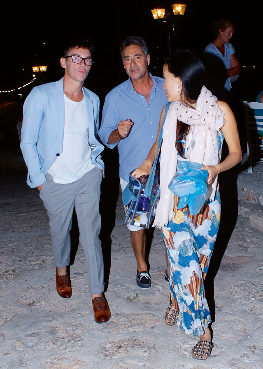 Τζόναθαν Ρις Μάγιερς: Στις Σπέτσες με τον Αλκη Δαυίδ