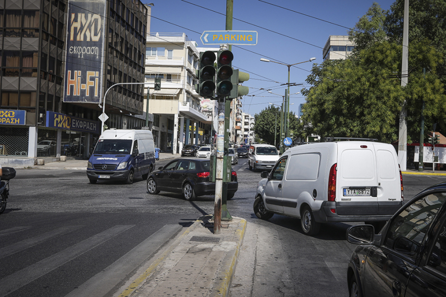 Μπλακ - άουτ στη μισή Αττική: Αποκαθίσταται σταδιακά η ηλεκτροδότηση