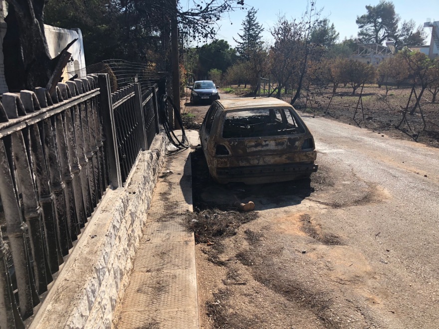 Φωτιά στο Mάτι: Έρημο τοπίο ένα μήνα μετά τις φονικές πυρκαγιές