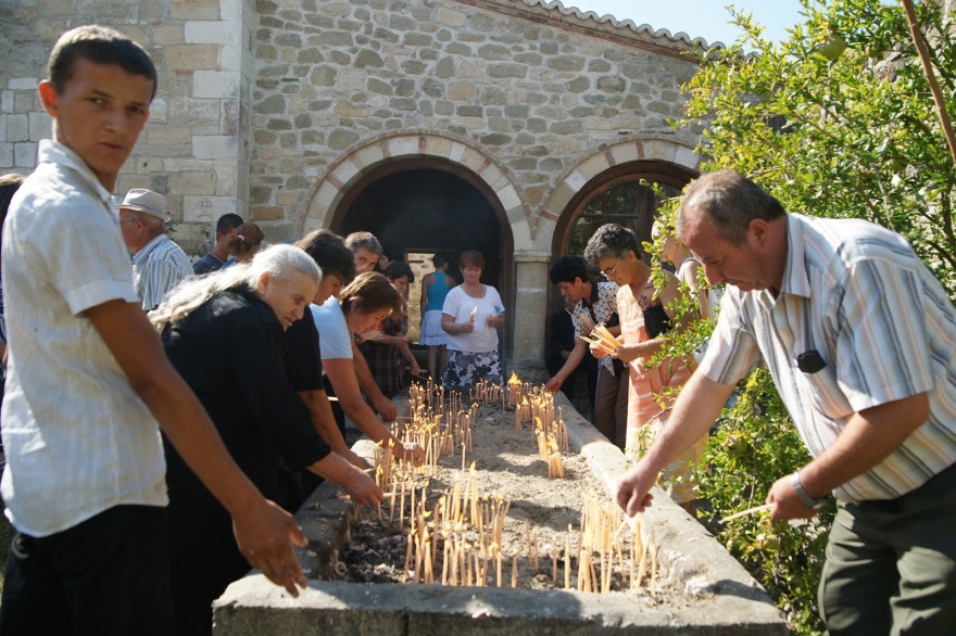 Προσκύνημα στον τάφο του πατροΚοσμά στο  Κολικόντασι Ηπείρου
