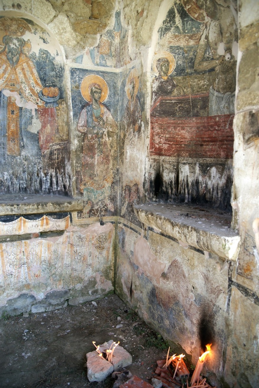 Προσκύνημα στον τάφο του πατροΚοσμά στο  Κολικόντασι Ηπείρου