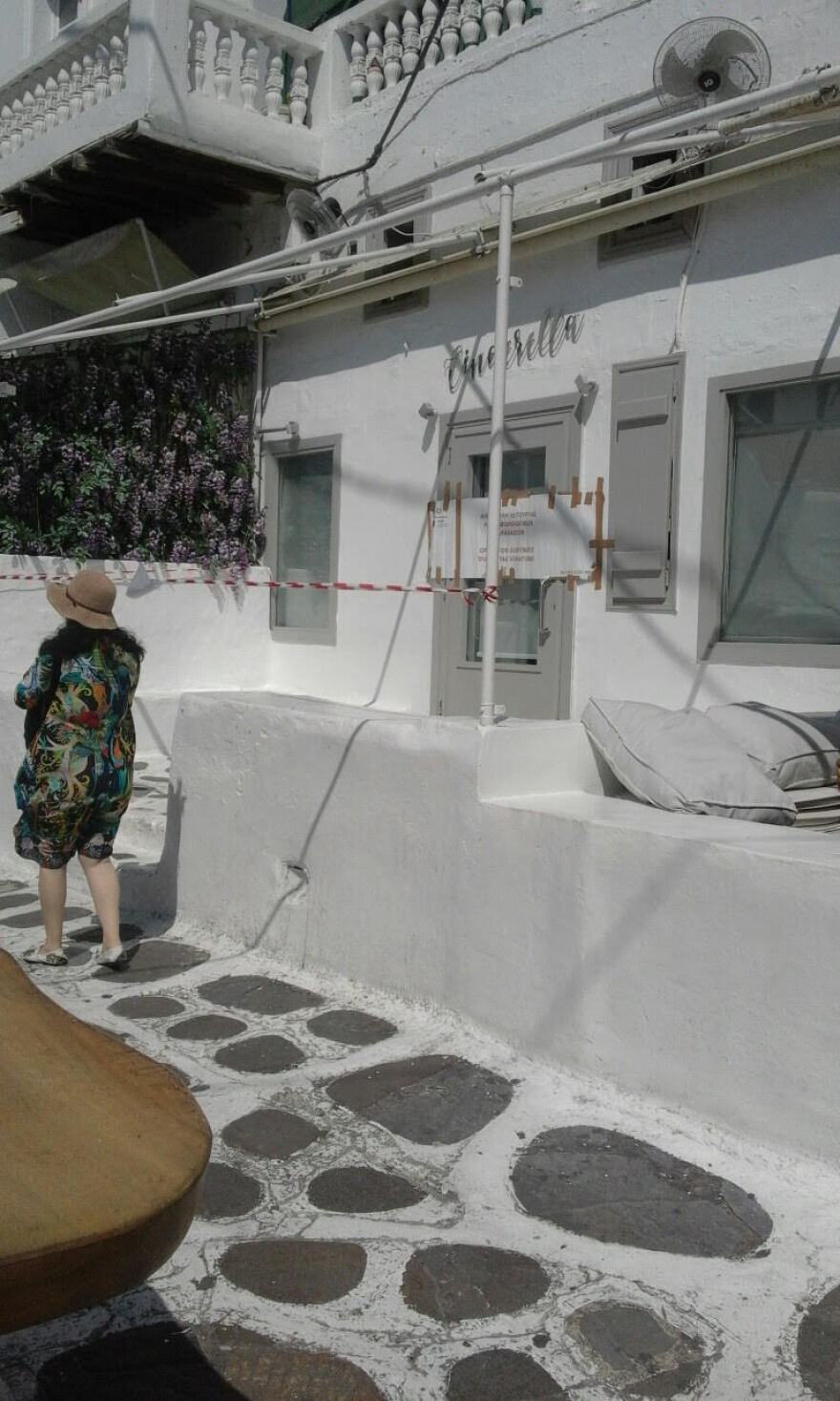 «Νυχτερινές πτήσεις στη Μύκονο»: Η ΑΑΔΕ έβαλε λουκέτο σε disco και κατάστημα οπτικών στο Nammos Mall