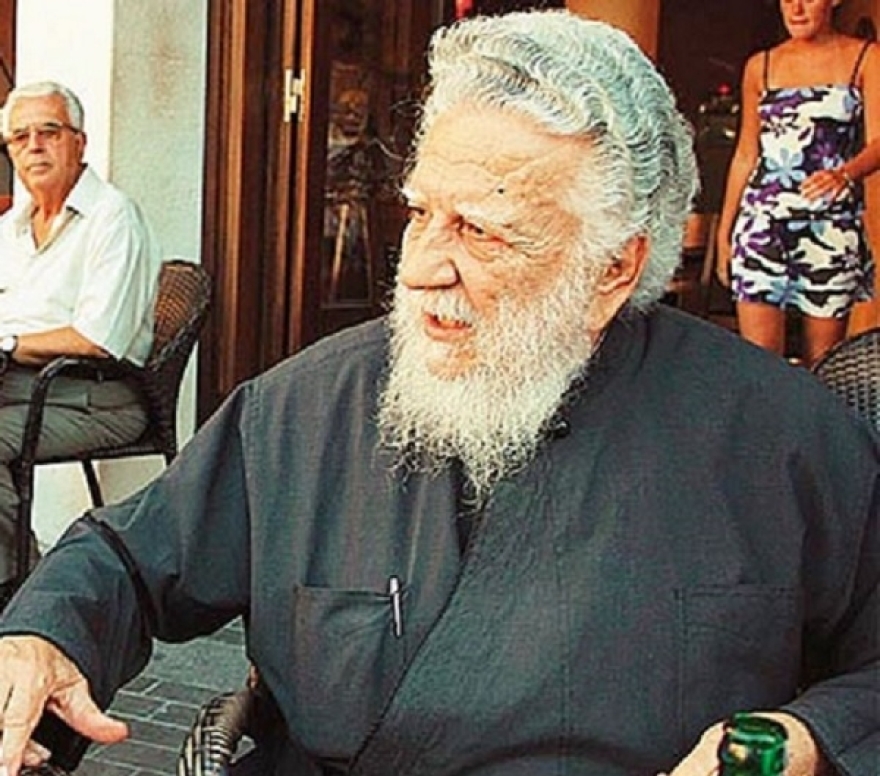 Κρήτη: Πέθανε ο ιερέας που τέλεσε την κηδεία του  Νίκου Καζαντζάκη