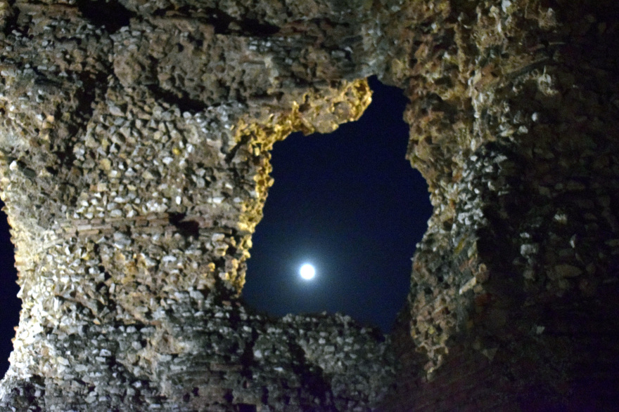 Η υπέροχη αυγουστιάτικη πανσέληνος όπως την «αιχμαλώτισε» ο φωτογραφικός φακός ανά την Ελλάδα