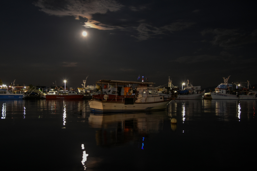 Η υπέροχη αυγουστιάτικη πανσέληνος όπως την «αιχμαλώτισε» ο φωτογραφικός φακός ανά την Ελλάδα