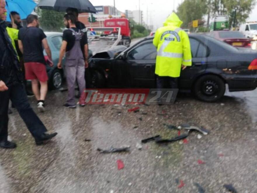 Πάτρα: Διπλή καραμπόλα με έξι οχήματα λόγω κακοκαιρίας 