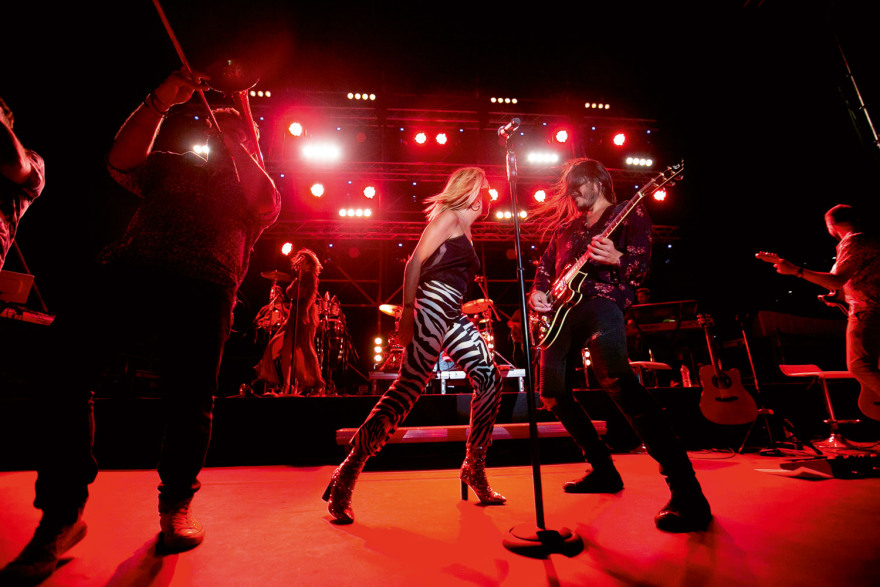 Άννα Βίσση: Συναυλία στο «Jackie  O’» και κρουαζιέρα στο Αιγαίο με σκάφος επιχειρηματία