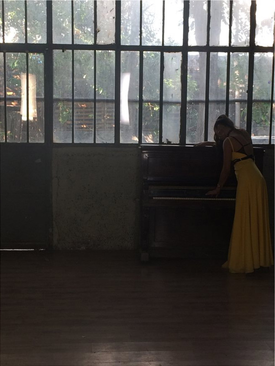 Βασιλική Νταντά: Στην μπανιέρα για τις ανάγκες του νέου της βίντεο κλιπ 