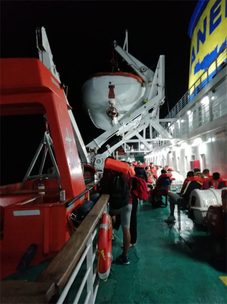 Μαρτυρία σοκ του δημάρχου Πλατανιά για τη φωτιά στο «Ελ.Βενιζέλος»: Μας μοίρασαν σωσίβια και άρχισαν να κατεβάζουν βάρκες...