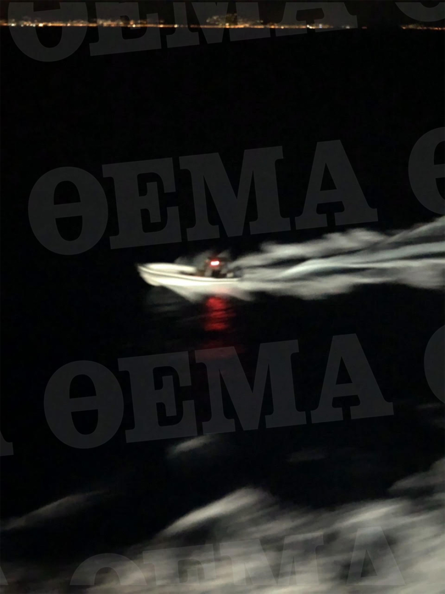 Φωτιά στο «Ελευθέριος Βενιζέλος»: Φωτογραφίες από το ρεσάλτο των βατραχανθρώπων στο φλεγόμενο πλοίο