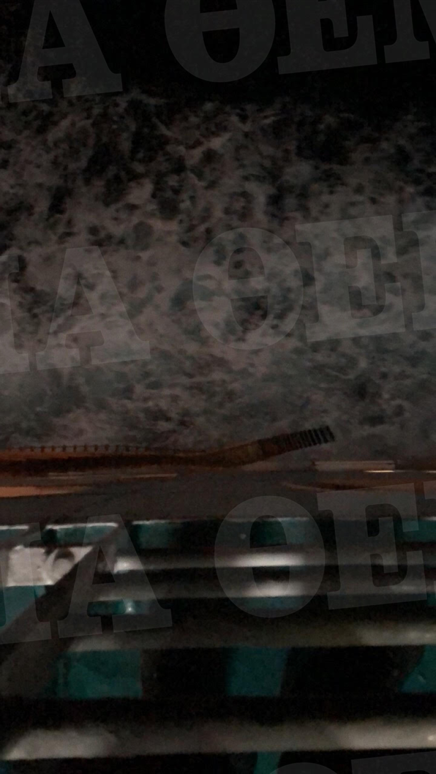 Φωτιά στο «Ελευθέριος Βενιζέλος»: Φωτογραφίες από το ρεσάλτο των βατραχανθρώπων στο φλεγόμενο πλοίο