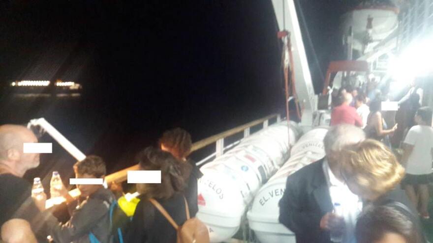 Φωτιά στο πλοίο «Ελευθέριος Βενιζέλος»: Ξεκίνησε από φορτηγό που μετέφερε πλαστικά 