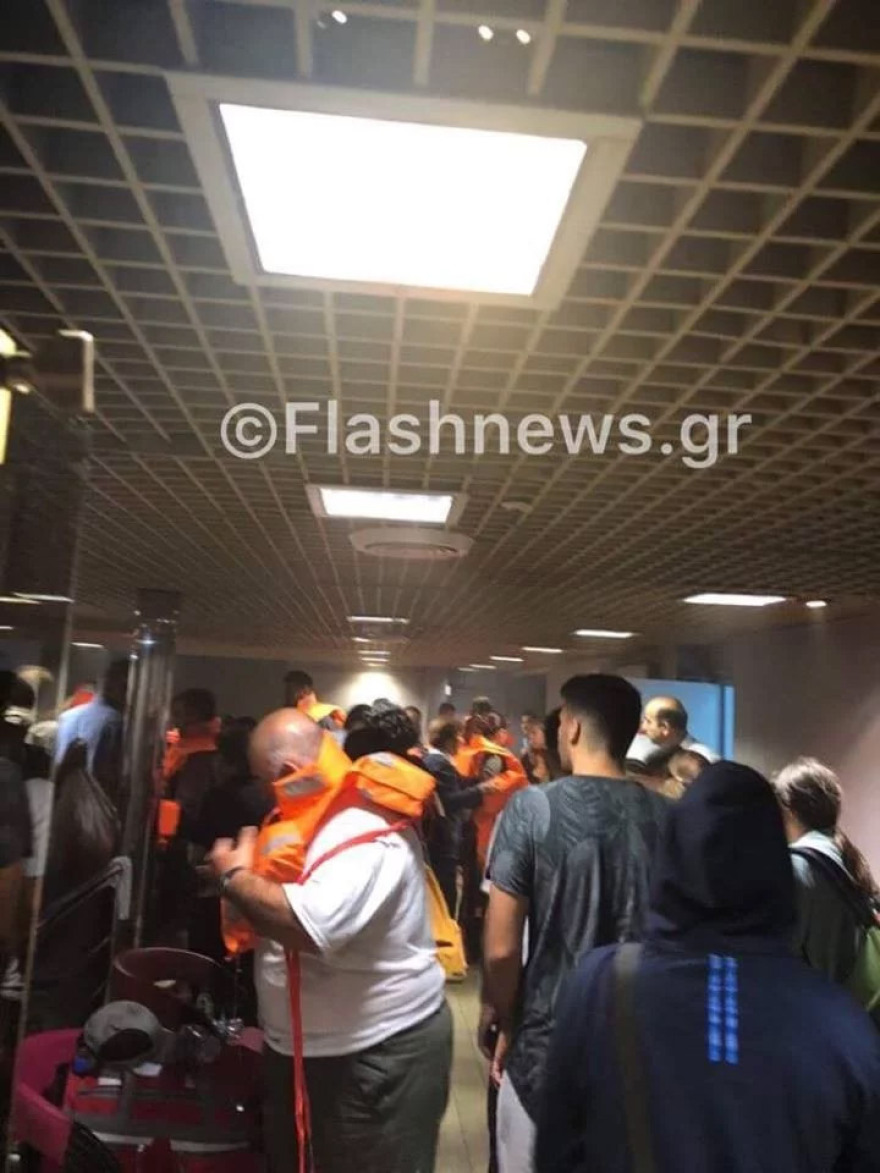 Φωτιά στο πλοίο «Ελευθέριος Βενιζέλος»: Ξεκίνησε από φορτηγό που μετέφερε πλαστικά 