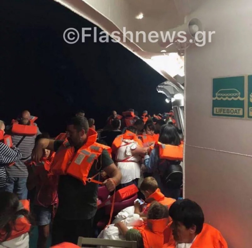 Φωτιά στο πλοίο «Ελευθέριος Βενιζέλος»: Ξεκίνησε από φορτηγό που μετέφερε πλαστικά 