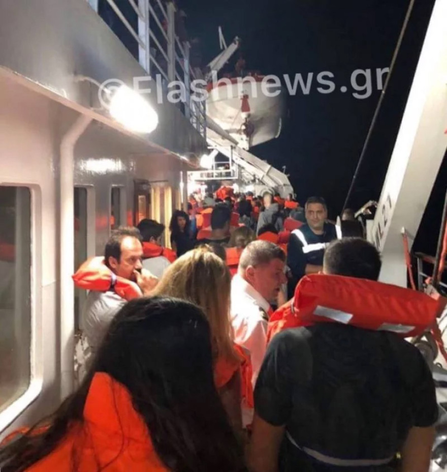 Φωτιά στο πλοίο «Ελευθέριος Βενιζέλος»: Ξεκίνησε από φορτηγό που μετέφερε πλαστικά 