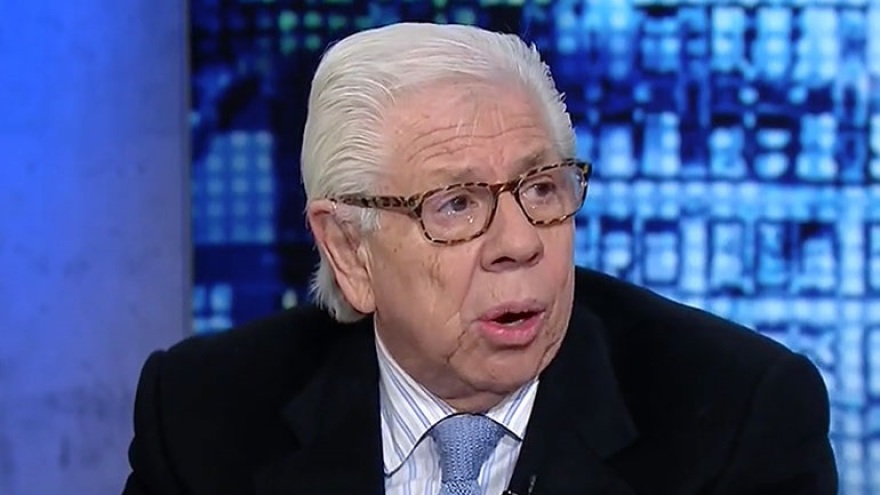 Ο Τραμπ κατηγορεί τον δημοσιογράφο Καρλ Μπέρνσταϊν για «ψευδείς ειδήσεις»