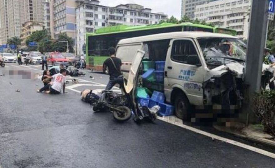 Κίνα: Φορτηγάκι παρέσυρε δεκάδες πεζούς έξω από νοσοκομείο - Ένας νεκρός