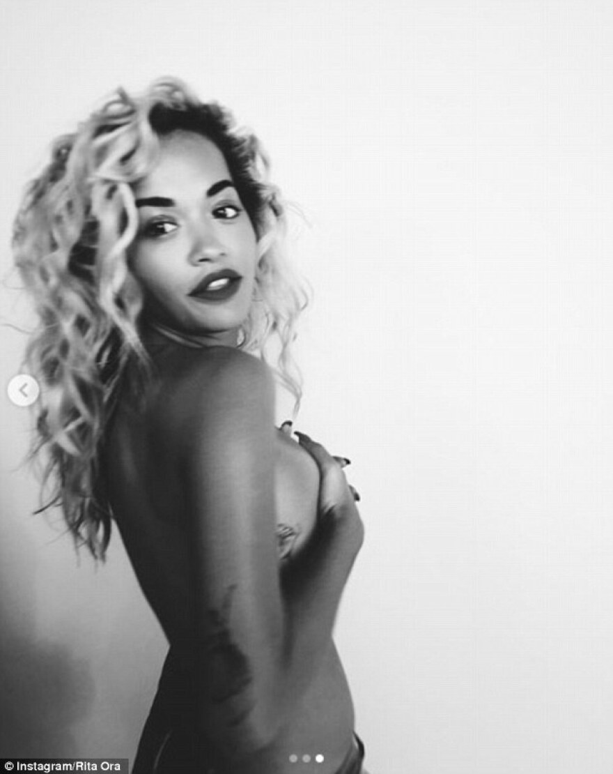 Η Ρίτα Όρα τόπλες στο Instagram 