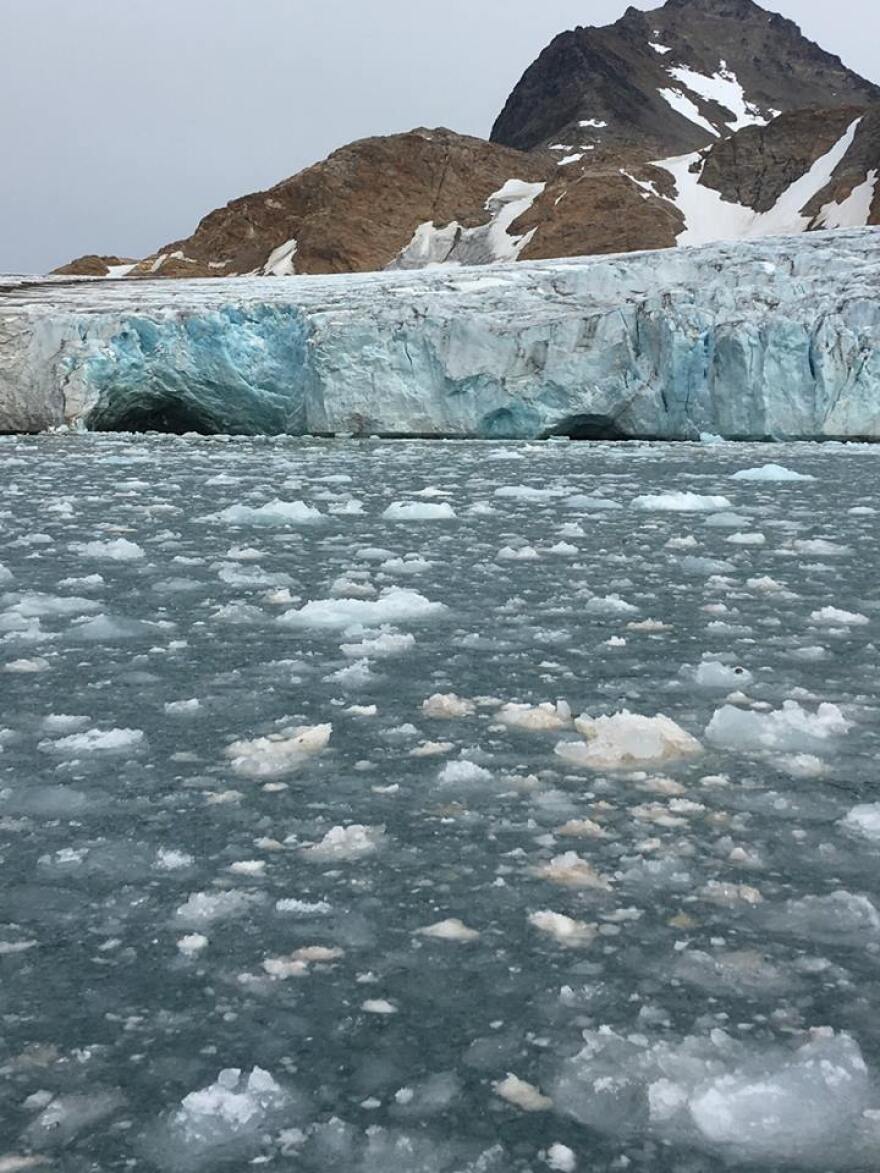 Εκπληκτικές εικόνες: Η Αρκτική... κάτω από τους πάγους