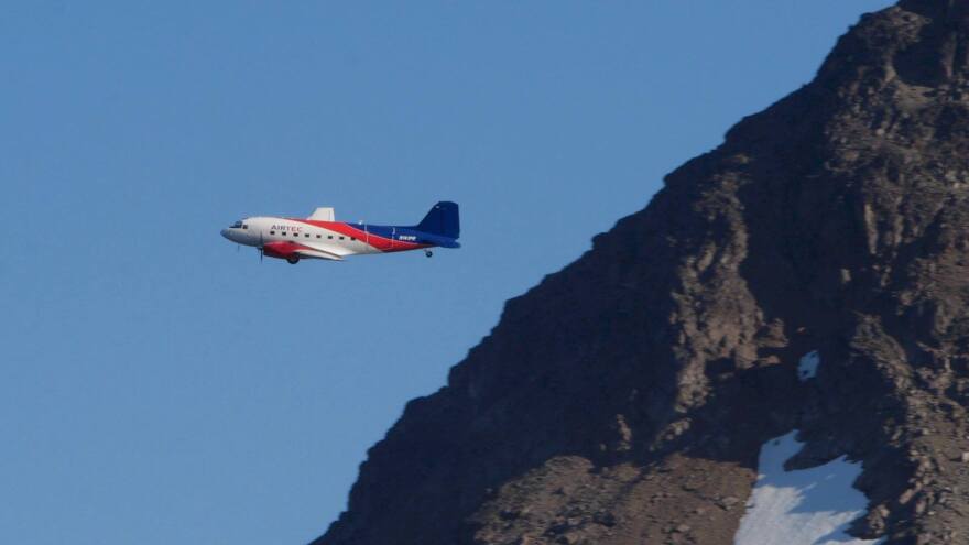 Εκπληκτικές εικόνες: Η Αρκτική... κάτω από τους πάγους