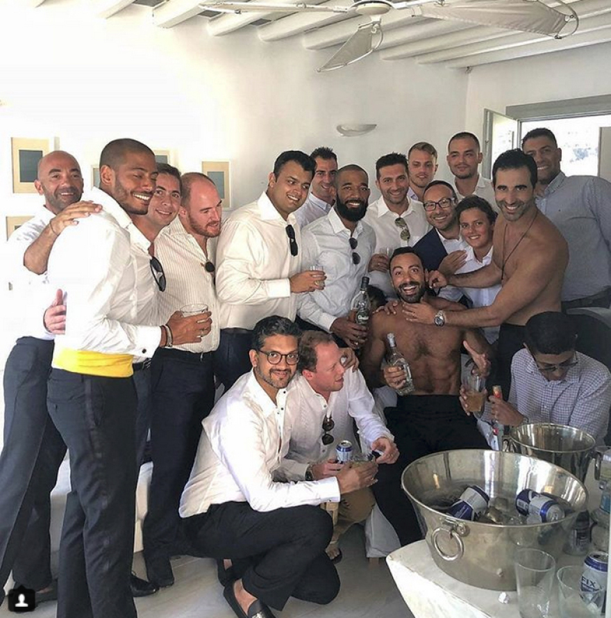 Βίντεο: Παντρεύτηκαν Σάκης Τανιμανίδης - Χριστίνα Μπόμπα!