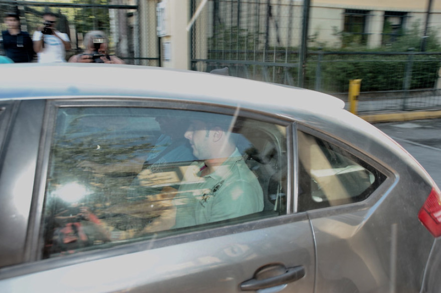 Φωτογραφία: Ο Φλώρος της Energa στην εισαγγελία και ξανά πίσω στη φυλακή