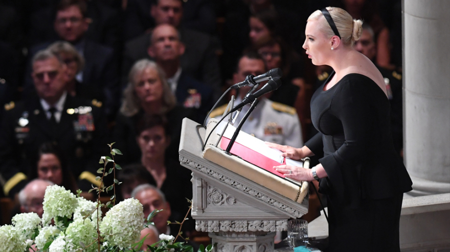 Φωτογραφίες: Με αιχμές κατά του Τραμπ το «τελευταίο αντίο» στον Τζον Μακέιν