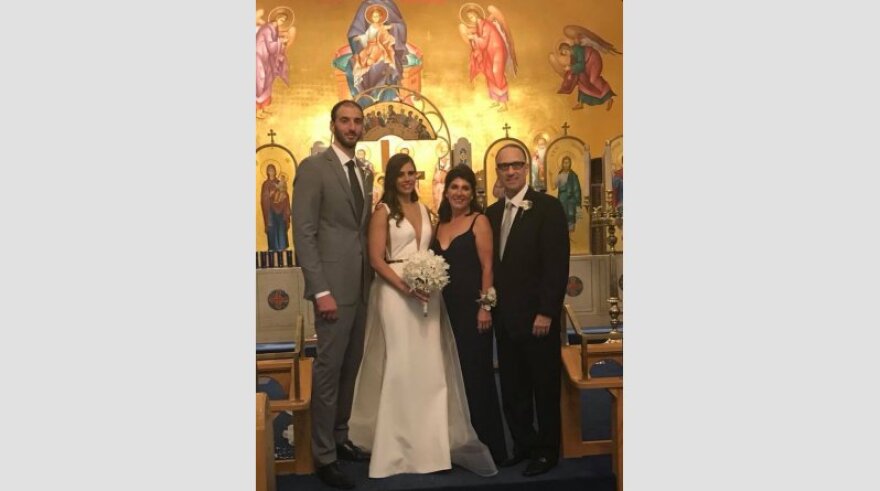 «Έβρεξε» δολάρια στον γάμο του μπασκετμπολίστα Κώστα Κουφού