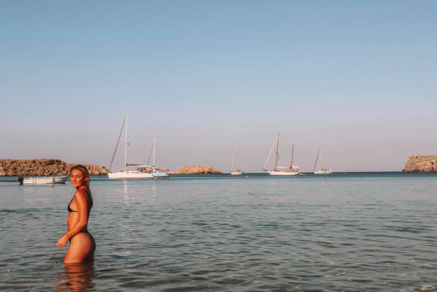 Θρίλερ στην Κεφαλονιά με την 20χρονη Αυστραλή : Οι Αρχές ψάχνουν τα αίτια θανάτου στο βίντεο από τη θαλαμηγό