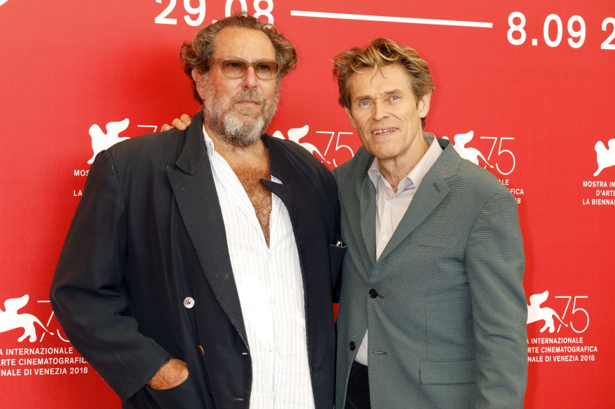 Φεστιβάλ Βενετίας: Μάγεψε τη Μόστρα ο Νταφόε ως ανατρεπτικός «Βαν Γκογκ» 