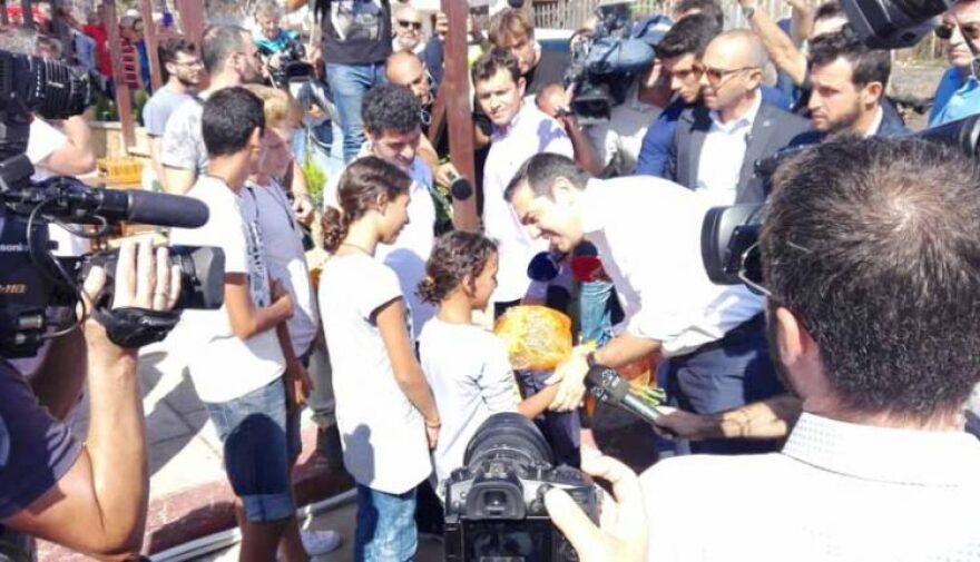 Ο Τσίπρας πήγε στο Μάτι 42 μέρες μετά την τραγωδία για να ακούσει...