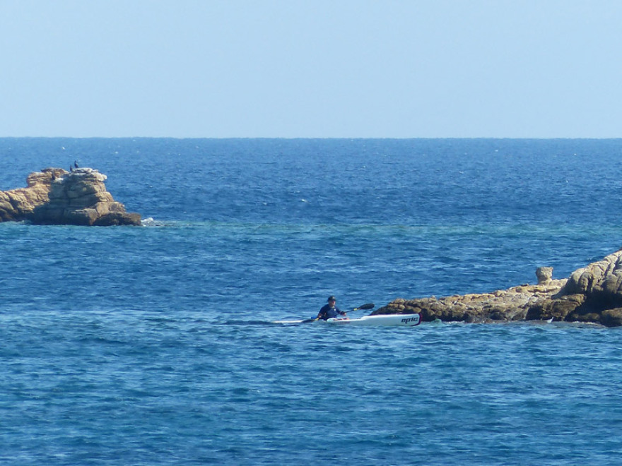 Φωτογραφίες: Η τούμπα του Γιώργου Παπανδρέου με κανό στη Σκιάθο