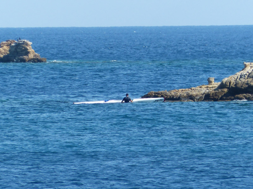 Φωτογραφίες: Η τούμπα του Γιώργου Παπανδρέου με κανό στη Σκιάθο