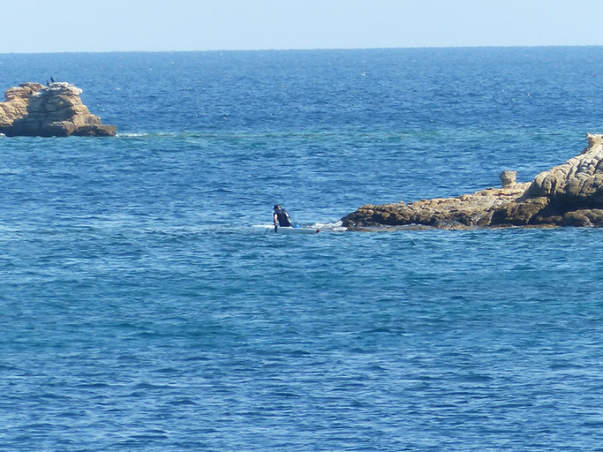 Φωτογραφίες: Η τούμπα του Γιώργου Παπανδρέου με κανό στη Σκιάθο