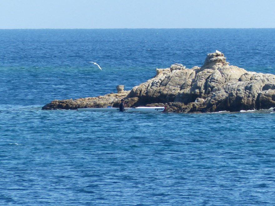 Φωτογραφίες: Η τούμπα του Γιώργου Παπανδρέου με κανό στη Σκιάθο