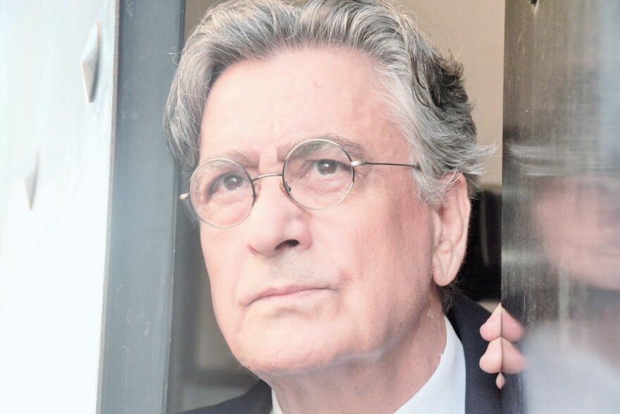 Νίκος Γαλανός: «Ο έρωτας δεν κοιτά χρόνια, η γνώμη του κόσμου περισσεύει»