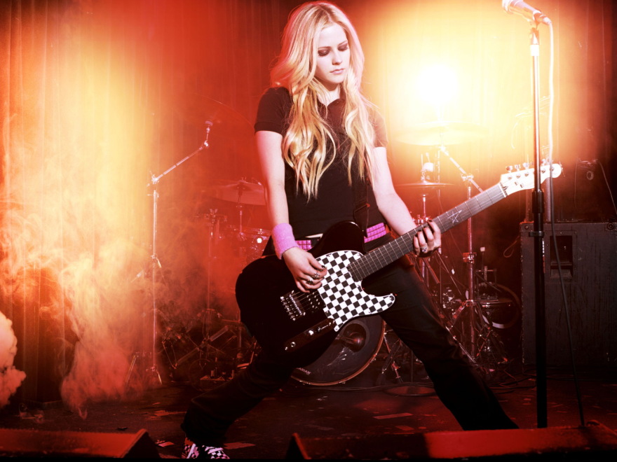 Η Avril Lavigne παραδέχθηκε ότι «συμφιλιώθηκε με τον θάνατο» λίγο πριν την κυκλοφορία του νέου της single