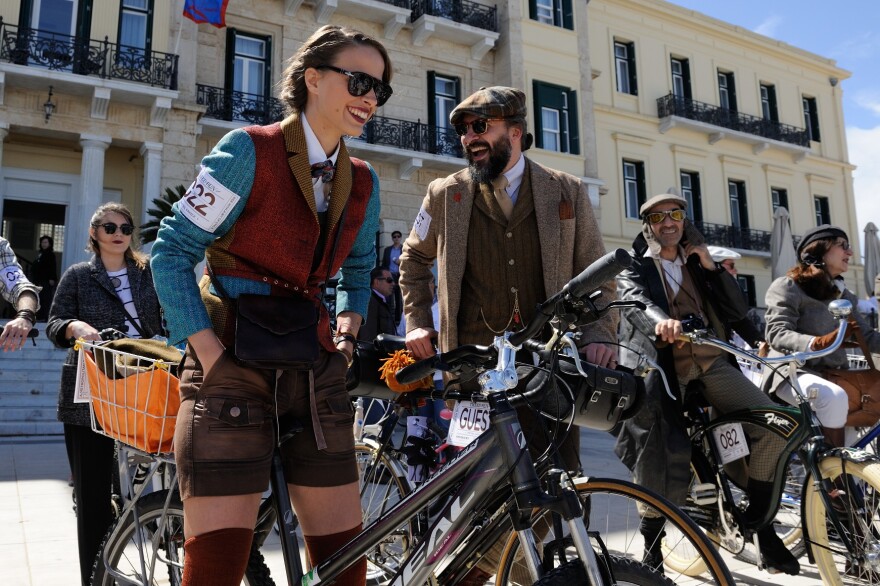 Τον Οκτώβριο οι Σπέτσες φορούν τα καλά τους και υποδέχονται το 5ο Tweed Run 