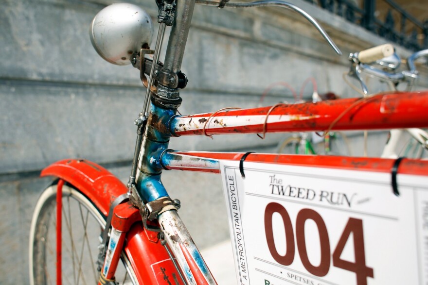 Τον Οκτώβριο οι Σπέτσες φορούν τα καλά τους και υποδέχονται το 5ο Tweed Run 