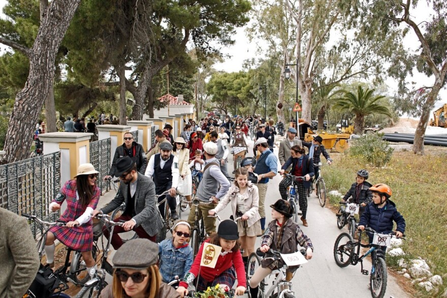 Τον Οκτώβριο οι Σπέτσες φορούν τα καλά τους και υποδέχονται το 5ο Tweed Run 