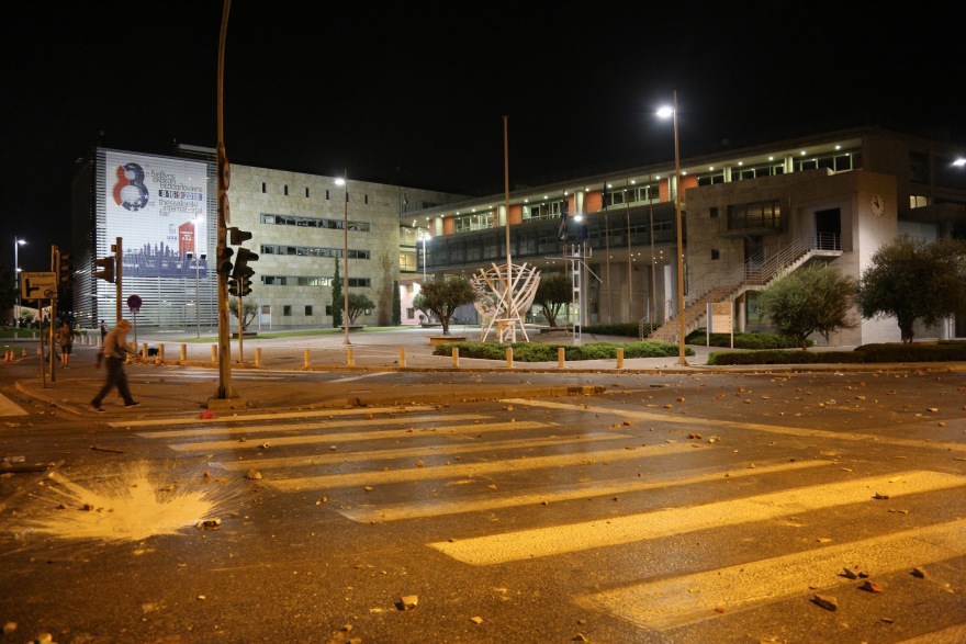 ΔΕΘ 2018: Αγρια επεισόδια - Η αστυνομία «έπνιξε» τη Θεσσαλονίκη στα χημικά - Θύματα μικρά παιδιά