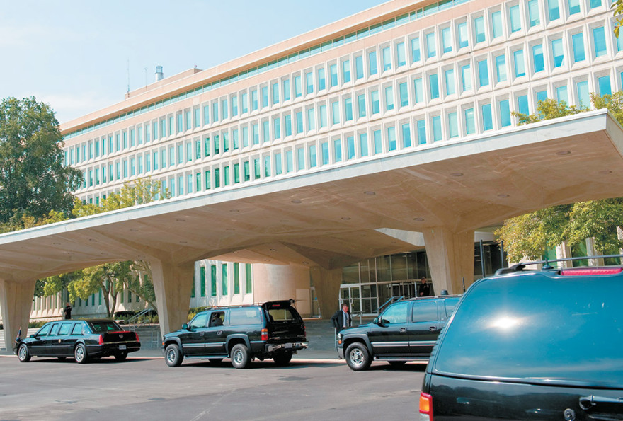 Άντι Μακρίδης: Ο Ελληνας εκτελεστικός διευθυντής της CIA