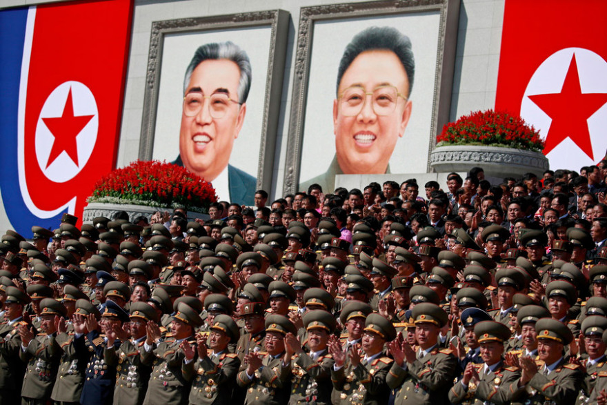 Η Βόρεια Κορέα «έκλεισε» τα 70: Χωρίς βαλλιστικούς πυραύλους αλλά με... Ντεπαρντιέ η φετινή στρατιωτική παρέλαση