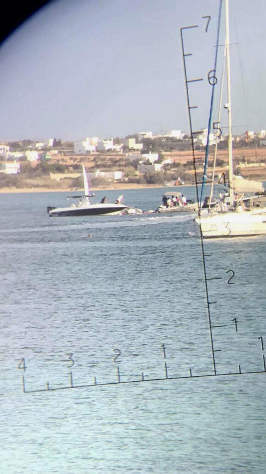 Φωτογραφία ντοκουμέντο: Σύγκρουση σκαφών στην Αντίπαρο παραλίγο να οδηγήσει σε νέα «Αίγινα»