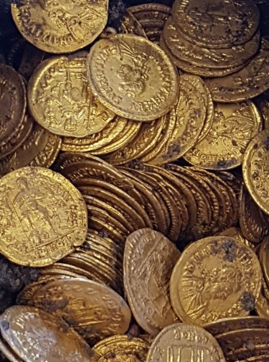 Χρυσά ρωμαϊκά νομίσματα αμύθητης αξίας σε υπόγειο θεάτρου στην Ιταλία